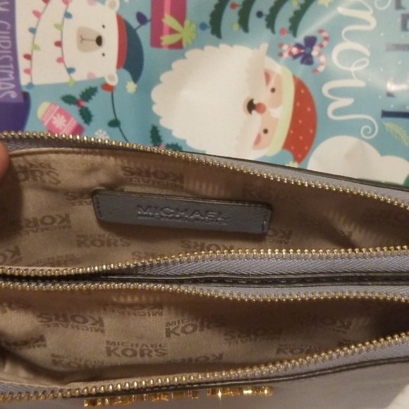 Michael Kors leather wristlet - Picture 3 of 8